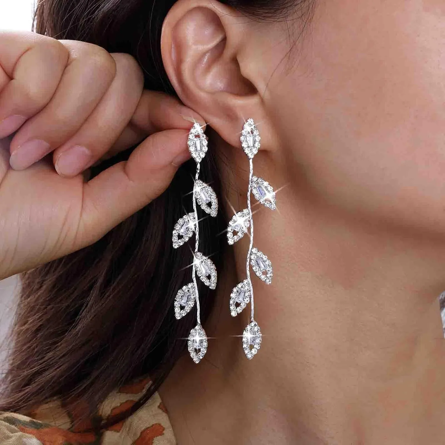 Boho CZ Leaf Drop Earrings Long Rhinestones Leaf Earrings Gold Crystal Dangle Earrings Long Tassel Cubic Zirconia Earrings Bridal Wedding Chandelier Earrings Jewelry for Women